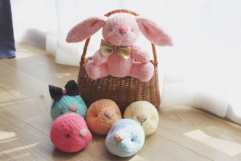 Pecky Bunny Knitting Pattern