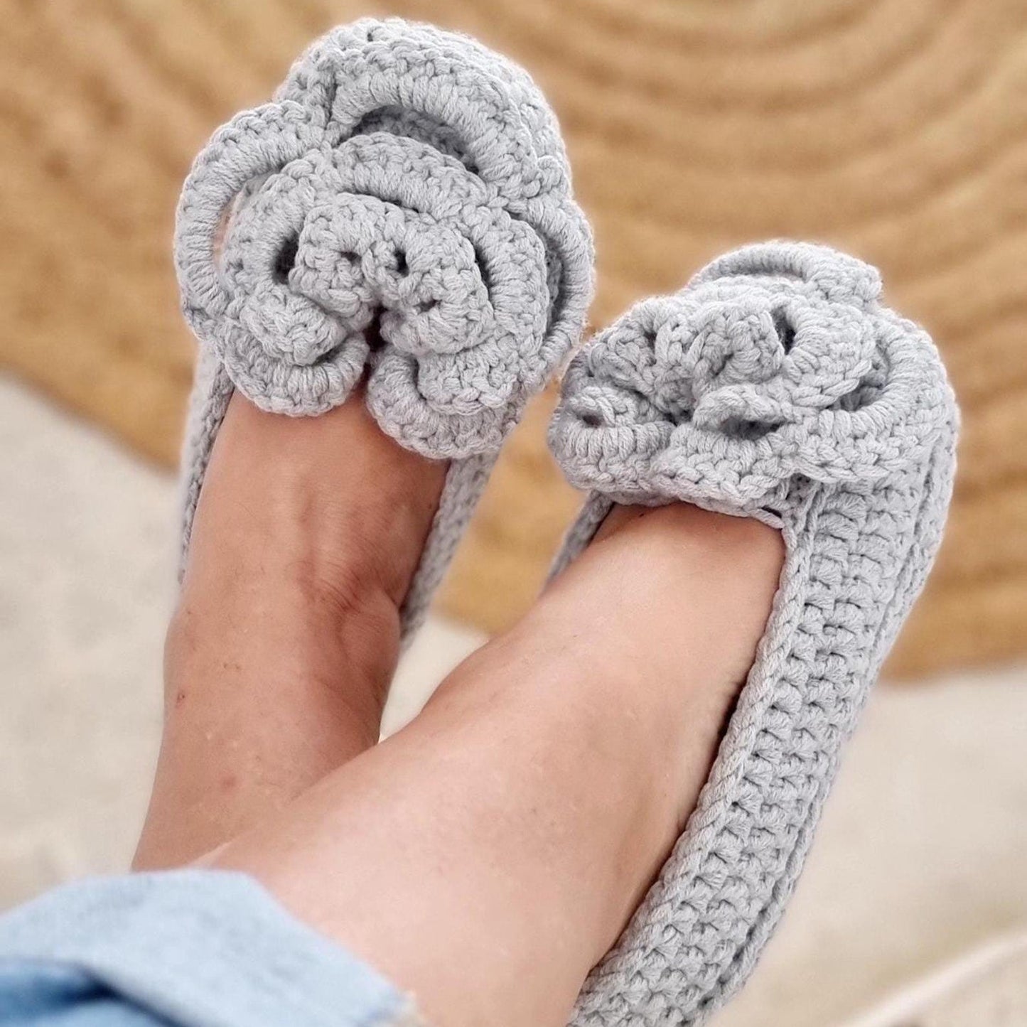 slippers for every size, easy crochet pattern