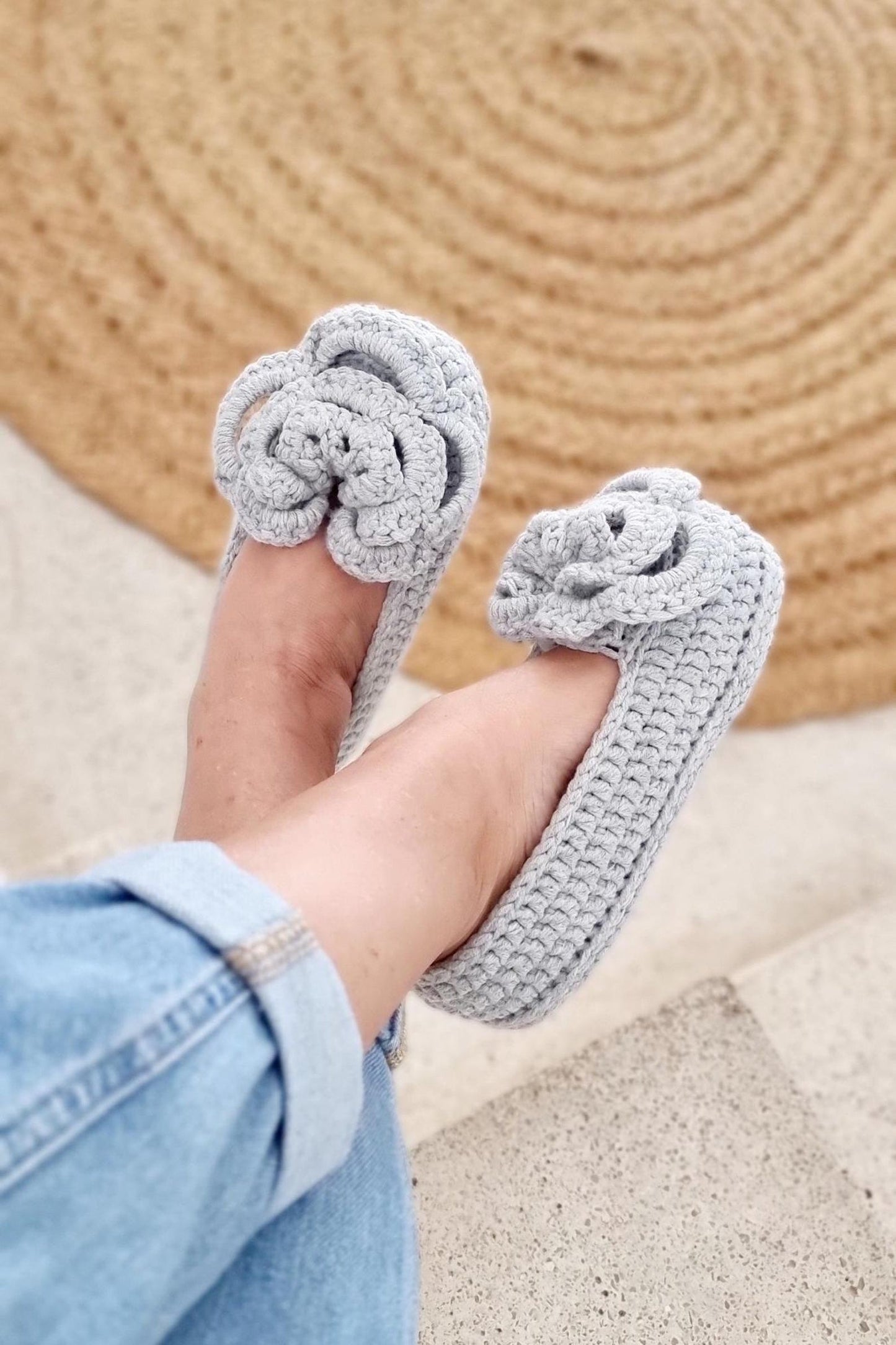slippers for every size, easy crochet pattern