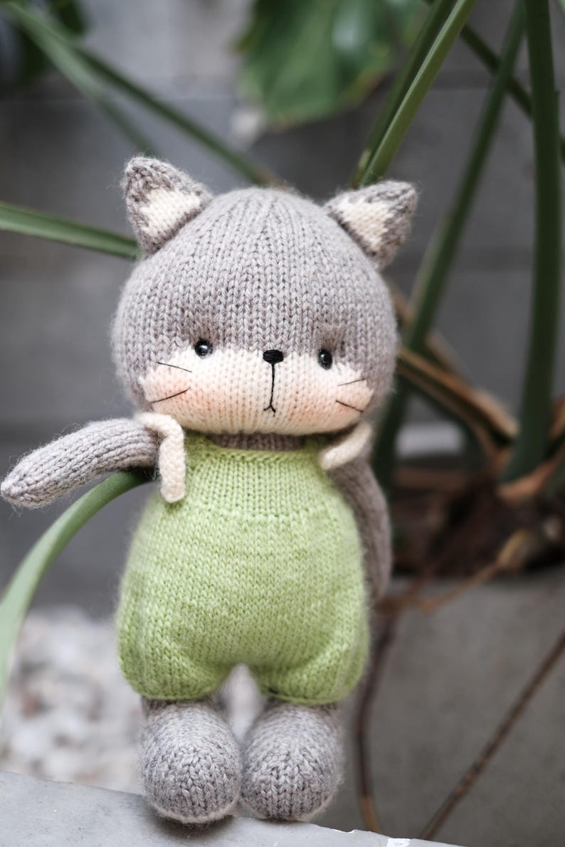 Sunny Cat Knitting Pattern